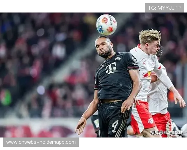 拜仁后卫乔纳森·塔赫盛赞武什科维奇：以他的年龄来说表现非常出色